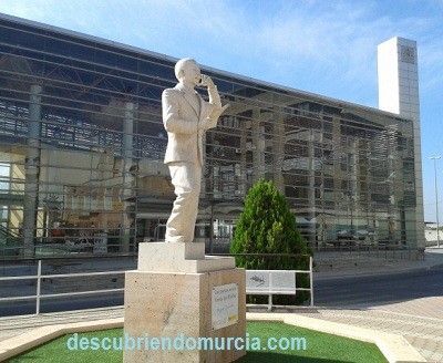 EL POETA MIGUEL HERNANDEZ el poeta miguel hernandez: