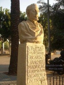 Jose Planes Ricardo Sanchez Madrigal Murcia 225x300 Cuando el escultor José Planes, destruyó una de sus obras