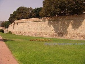 muralla Carlos III Cartagena 300x225 La Peste Valenciana, la persecución a las prostitutas y el Obispo que murió junto a su pueblo