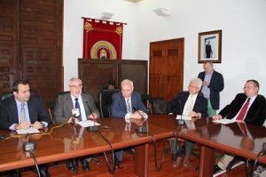 Firma acuerdo UCAM Graphenano