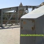 Roban 15 placas en los monumentos de la ciudad de Murcia Puente Nuevo Hierro Murcia roban placas metal