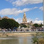 Calle Cartagena y el antiguo puente que cruzaba el Segura Calle Cartagena
